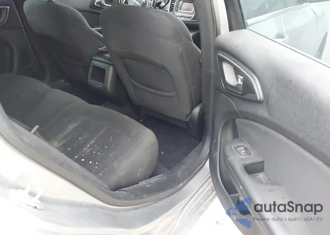 2015 Chrysler 200 Limited z USA, uszkodzony, nr VIN 1C3CCCAB9FN543448